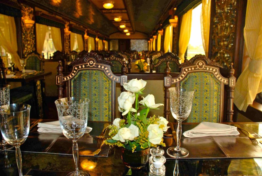 Maharajas' Express: Indian Panorama By Luxury Rail